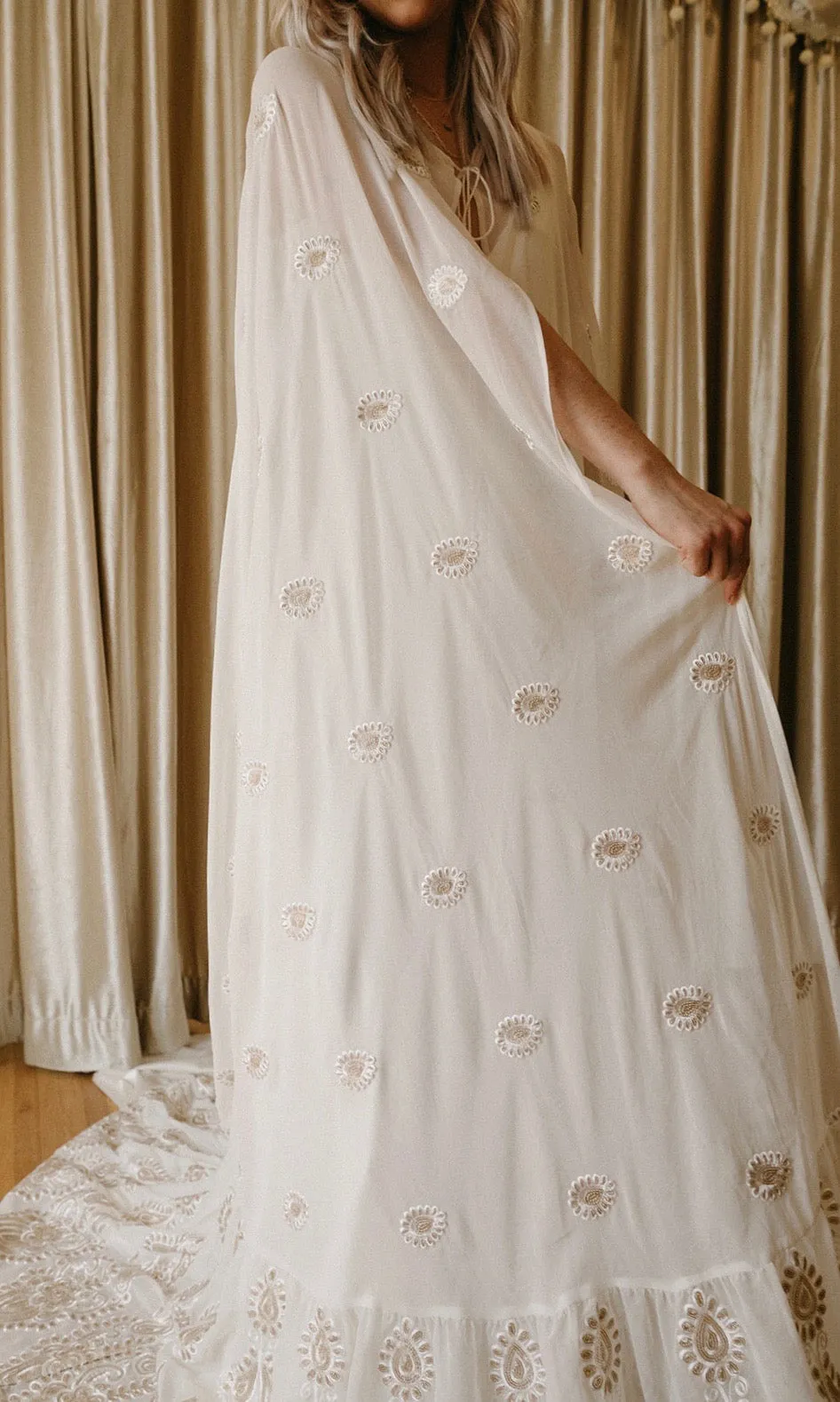 Chloe Cape (WHSL)