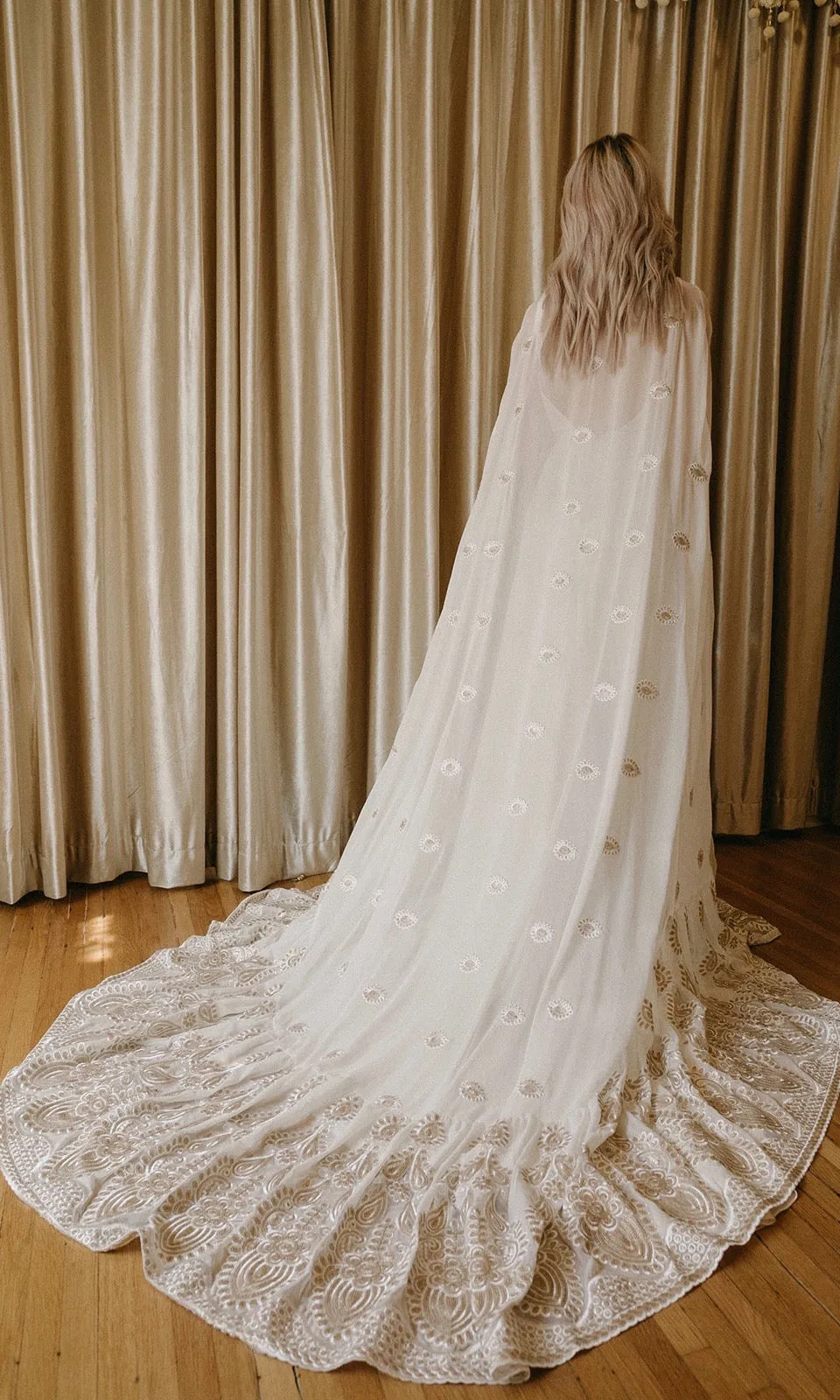 Chloe Cape (WHSL)