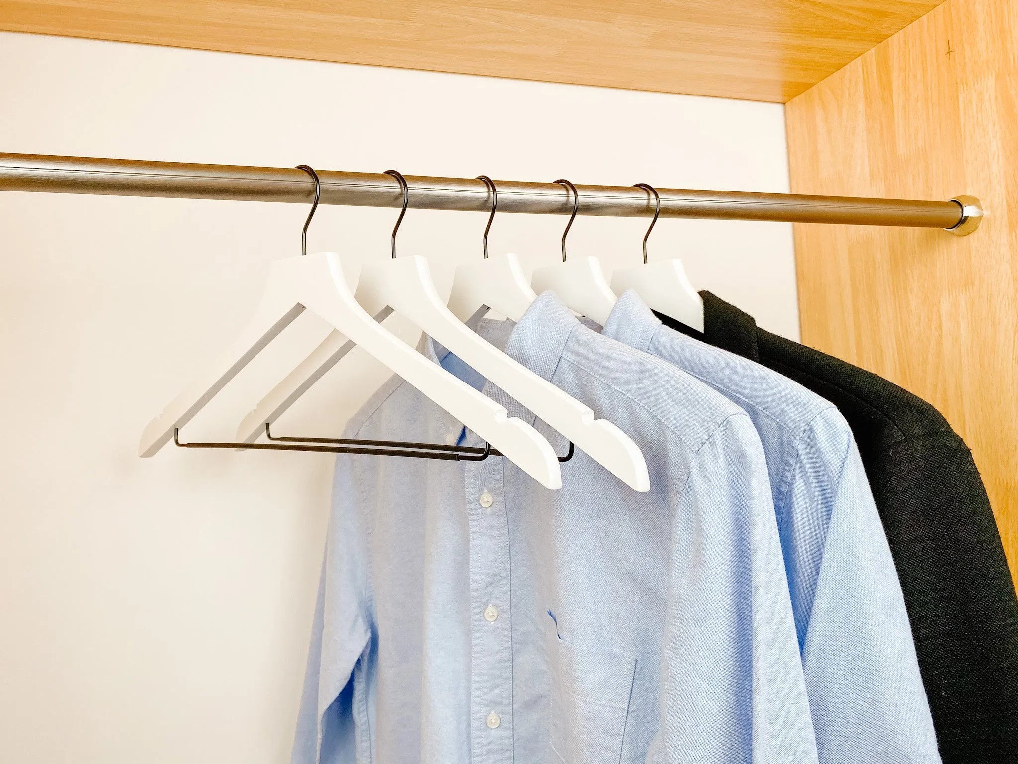 Signature Wood Hangers with Metal Non-Slip Pant Bar- Set of 20 (White)